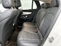 Mercedes-Benz GLC 300 e 4MATIC Business Solution AMG Panoramadak | 5 spaaks AMG lichtmetalen velgen | Treeplanken | Navigatie | Parking support | Inclusief 24 maanden MB Certified garantie voor Europa.