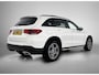 Mercedes-Benz GLC 300 e 4MATIC Business Solution AMG Panoramadak | 5 spaaks AMG lichtmetalen velgen | Treeplanken | Navigatie | Parking support | Inclusief 24 maanden MB Certified garantie voor Europa.