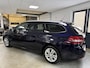 Peugeot 308 SW 1.2 PureTech 110pk Blue Lease Executive | Panoramadak | Navigatie | Cruise control | Lane assist | DAB | 16 inch lichtmetalen velgen | Apple Carplay | Climate control | PDC voor+achter | Goed onderhouden en recent distributieriem vervangen!