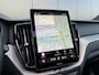 Volvo XC60 T6 Plug-in hybrid AWD Plus Black Edition | Direct Beschikbaar | Panoramadak | 360 Camera | Head-Up | Harman/Kardon | Elektrische Stoelen | Stoelverwarming
