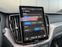 Volvo XC60 T6 Plug-in hybrid AWD Plus Black Edition | Direct Beschikbaar | Panoramadak | 360 Camera | Head-Up | Harman/Kardon | Elektrische Stoelen | Stoelverwarming