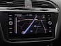 Volkswagen Tiguan Allspace 1.5 TSI R-Line Business 7 Persoons | Pano dak | Stoelverwarming | Camera | IQ Light | ACC | 20" |