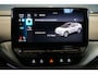 Volkswagen ID.4 First 77 kWh + WEGKLAPBARE TREKHAAK / STUURVERWARMING / VOORKLIMATISERING