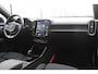 Volvo EX40 252PK Single Motor Extended Range Plus 82 kWh Navigatie / Camera / Adaptive Cruise control / Stuur & Stoelverwarming / Trekhaak / Elektr. achterklep / 19" LM Velgen