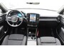 Volvo EX40 252PK Single Motor Extended Range Plus 82 kWh Navigatie / Camera / Adaptive Cruise control / Stuur & Stoelverwarming / Trekhaak / Elektr. achterklep / 19" LM Velgen