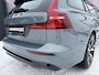 Volvo V60 2.0 B3 Plus Dark | 360° Camera | Standkachel | Harman/kardon | Trekhaak | Stoel/stuur verwarming | Volvo on Call | Leder |