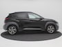 Hyundai Kona 1.6 GDI HEV Premium Sky / LEDEREN BEKLEDING / AUTOMAAT / STOELVERWARMING EN VENTILATIE / NAVIGATIE / ADAPTIEVE CRUISE CONTROL / CLIMATE CONTROL / SCHUIF-KANTELDAK
