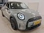 MINI One Mini 1.5 102pk Automaat Essential | Facelift | 16" Zwarte velgen | Black Exterior Pack | CarPlay / Android | Getint glas