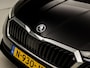 Skoda Octavia Combi 1.0 e-TSI Sportline Automaat (VIRTUAL COCKPIT, APPLE CARPLAY, GROOT NAVI, CAMERA, GETINT GLAS, SPORTSTOELEN, LED KOPLAMPEN, SFEERVERLICHTING, NIEUWSTAAT)