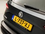 Skoda Karoq 1.5 TSI ACT Sportline Automaat (APPLE CARPLAY, KEYLESS ENTRY, STOELVERWARMING, SPORTSTOELEN, GETINT GLAS, WITTE STIKSELS, CLIMATE CONTROL, BLUETOOTH, NIEUWSTAAT)
