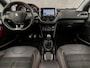 Peugeot 2008 1.2 PureTech GT-Line (PANORAMADAK, NAVIGATIE, MODE KNOP, CAMERA, CARBON INLEG, RODE STIKSELS, HALF LEDER, XENON, NIEUWSTAAT)
