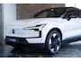 Volvo EX30 Single Motor Extended Range Plus | Incl. Volvo Verlengde garantie | Direct Beschikbaar | Adaptieve Cruise Control | Pilot Assist | Harman/Kardon Audiosysteem | Getint Glas | Parkeersensoren voor en achter | Parkeercamera achter | 19" Lichtmetalen velgen |