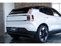 Volvo EX30 Single Motor Extended Range Plus | Incl. Volvo Verlengde garantie | Direct Beschikbaar | Adaptieve Cruise Control | Pilot Assist | Harman/Kardon Audiosysteem | Getint Glas | Parkeersensoren voor en achter | Parkeercamera achter | 19" Lichtmetalen velgen |