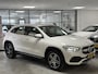 Mercedes-Benz GLA 250e | Navigatie | Trekhaak | Adaptieve cruise | Lane assist | Camera | Sfeerverlichting | 18 inch lichtmetalen velgen | Virtual cockpit | Stoelverwarming | Elektrische achterklep | Dealeronderhouden