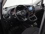 Mercedes-Benz Vito 116 CDI | Aut. | L2 Lang | Parkeercamera | Climate Control | 2-zits met Stoelverwarming | Trekhaak | Sidebars | LM Velgen | LED Koplampen | Stoelverwarming | Cruise Control | Certified