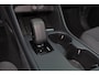 Volvo EX40 Extended Range Ultra Black Ed. 82 kWh - Panorama/schuifdak - IntelliSafe Assist & Surround - 360º Camera - Harman/Kardon audio - Verwarmde voorstoelen, stuur & achterbank - Parkeersensoren voor & achter - Elektr. bedienb. voorstoelen met geheugen links - Draadloze tel. lader - Warmtepomp - Extra getint glas - Elektr. inklapbare trekhaak - 20' LMV