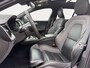 Volvo V60 Ultimate Longrange | Panoramadak | Trekhaak | 4-Seizoenen banden | Stuurverwarming | Achterbank verwarmd |  Harman Kardon |