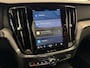 Volvo V60 T6 Plug-in hybrid AWD Ultimate Bright Longrange | Panoramadak | Trekhaak | Stuurverwarming | Achterbank verwarmd |  Harman Kardon |