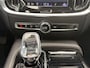 Volvo V60 Ultimate Longrange | Panoramadak | Trekhaak | 4-Seizoenen banden | Stuurverwarming | Achterbank verwarmd |  Harman Kardon |