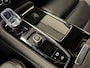 Volvo V60 T6 Plug-in hybrid AWD Ultimate Bright Longrange | Panoramadak | Trekhaak | Stuurverwarming | Achterbank verwarmd |  Harman Kardon |
