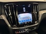Volvo V60 T6 Plug-in hybrid AWD Ultimate Bright Longrange | Panoramadak | Trekhaak | Stuurverwarming | Achterbank verwarmd |  Harman Kardon |