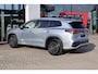 Volkswagen Tayron 1.5 eHybrid Life Edition 150KW/204PK, Snelladen 40KW mogelijk, 60 mnd 100.000km garantie, Navigatie, 18" LMV All season, wegklapbare trekhaak, stoelverwarming, DCC, adaptief onderstel, privacy glas, chrome dakrail, camera, side assist, ACC 3 zone climatronic, park assist plus, stuurwiel verwarming
