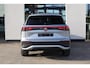 Volkswagen Tayron 1.5 eHybrid Life Edition 150KW/204PK, Snelladen 40KW mogelijk, 60 mnd 100.000km garantie, Navigatie, 18" LMV All season, wegklapbare trekhaak, stoelverwarming, DCC, adaptief onderstel, privacy glas, chrome dakrail, camera, side assist, ACC 3 zone climatronic, park assist plus, stuurwiel verwarming