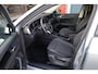 Volkswagen Tayron 1.5 eHybrid Life Edition 150KW/204PK, Snelladen 40KW mogelijk, 60 mnd 100.000km garantie, Navigatie, 18" LMV All season, wegklapbare trekhaak, stoelverwarming, DCC, adaptief onderstel, privacy glas, chrome dakrail, camera, side assist, ACC 3 zone climatronic, park assist plus, stuurwiel verwarming
