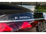 Mercedes-Benz E-klasse 300e Sport Edition | Panoramaschuifdak | Premium Plus | Rijassistentiepakket Plus | Night | Head-up display | Burmester