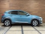 Hyundai Kona 1.6 GDI HEV Fashion Sky Automaat | Schuif/kanteldak | Carplay | Camera | HUD | Keyless
