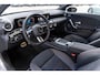 Mercedes-Benz A-klasse 250e Business Solution AMG | Panoramaschuifdak  | Night pakket | Achteruitrijcamera | Stoelverwarming | MULTIBEAM LED |
