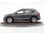 Volkswagen Tiguan 1.5 TSI 150pk DSG R-Line · Apple/Android Car Play · Navigatie · P-Sensoren · Elek. Trekhaak · 19'' Inch ·