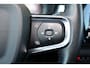 Volvo XC40 B4 Business Pro - IntelliSafe Assist & Surround - Parkeercamera achter - Verwarmde voorstoelen, stuur & achterbank - Parkeersensoren voor & achter - High Performance audio - Standkachel - Elektr. inklapbare trekhaak - 18' LMV