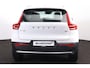 Volvo XC40 B4 Business Pro - IntelliSafe Assist & Surround - Parkeercamera achter - Verwarmde voorstoelen, stuur & achterbank - Parkeersensoren voor & achter - High Performance audio - Standkachel - Elektr. inklapbare trekhaak - 18' LMV