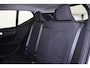 Volvo XC40 B4 Business Pro - IntelliSafe Assist & Surround - Parkeercamera achter - Verwarmde voorstoelen, stuur & achterbank - Parkeersensoren voor & achter - High Performance audio - Standkachel - Elektr. inklapbare trekhaak - 18' LMV