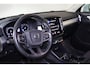 Volvo XC40 B4 Business Pro - IntelliSafe Assist & Surround - Parkeercamera achter - Verwarmde voorstoelen, stuur & achterbank - Parkeersensoren voor & achter - High Performance audio - Standkachel - Elektr. inklapbare trekhaak - 18' LMV