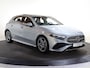 Mercedes-Benz A-klasse 180 Business Solution AMG | Panoramaschuifdak | Achteruitrijcamera | Nightpakket | MULTIBEAM LED | Stoelverwarming |