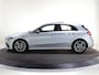 Mercedes-Benz A-klasse 180 Business Solution AMG | Panoramaschuifdak | Achteruitrijcamera | Nightpakket | MULTIBEAM LED | Stoelverwarming |