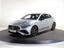Mercedes-Benz A-klasse 180 Business Solution AMG | Panoramaschuifdak | Achteruitrijcamera | Nightpakket | MULTIBEAM LED | Stoelverwarming |