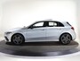 Mercedes-Benz A-klasse 180 Business Solution AMG | Panoramaschuifdak | Achteruitrijcamera | Nightpakket | MULTIBEAM LED | Stoelverwarming |
