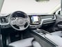 Volvo XC60 2.0 B5 Momentum Exclusive | Stoelverwarming | Elektrisch verstelbare bestuurdersstoel | Harman Kardon | Head Up display | Lage kilometers |