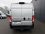 Fiat Ducato 140pk L2H2 (Trekhaak - Camera - Navigatie - Automatische Airco - Houten vloer + Zijwand panelen)