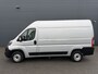 Fiat Ducato 140pk L2H2 (Trekhaak - Camera - Navigatie - Automatische Airco - Houten vloer + Zijwand panelen)