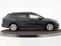 Volkswagen Golf Variant 1.0 110pk eTSI DSG Life · Camera · Keyless · Apple/Android Car Play · Elek. Trekhaak · Navigatie · P-Sensoren · 16'' Inch · Garantie t/m 13-06-2027 of 100.000km