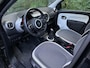 Renault Twingo 1.0 SCe Limited Parkeersenoren V + A |  Bluetooth | Cruise control | Dealer onderhouden | NL auto