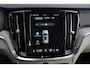 Volvo V60 2.0 T6 Plug-in hybrid AWD Essential Verwarmbare Voorstoelen + Stuurwiel | Parkeercamera Achter | Adaptieve Cruise Control | LED-Koplampen