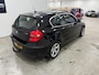 BMW 1-Serie 116i Corporate / NETTE AUTO / DEALER ONDERHOUDEN / RIJDT SCHAKELT GOED