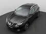 Nissan Qashqai 1.2 N-Connecta 115PK Panoramadak, Trekhaak, 360gr. Camera, Navi, Clima, Keyless, 18" LM Velgen, All Season banden