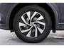 Volkswagen Tiguan 1.5 eTSI Life Edition | 1e Eigenaar! | Trekhaak | Adaptive Cruise | Navi By App | LED | Stoel-/stuurverwarming | Sfeerverlichting | BLIS | Keyless | DAB | Lichtmetalen Velgen