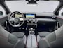 Mercedes-Benz A-klasse 200 Business Solution 163 pk AMG styling, nieuw model, camera, sfeerverlichting, panoramadak, parelmoer wit